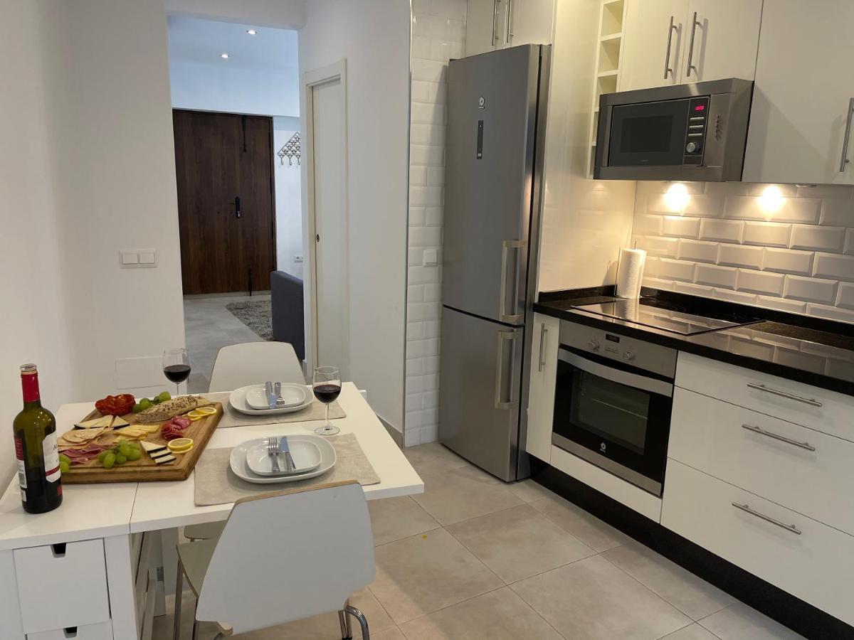 New Townhouse In The Heart Of Nerja With Jacuzzi Vila Exterior foto