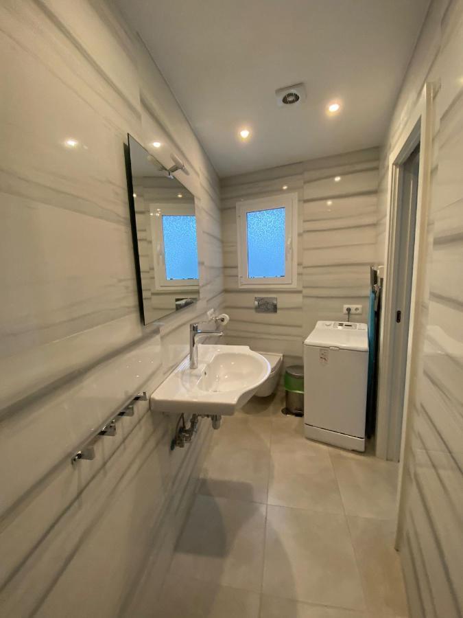 New Townhouse In The Heart Of Nerja With Jacuzzi Vila Exterior foto