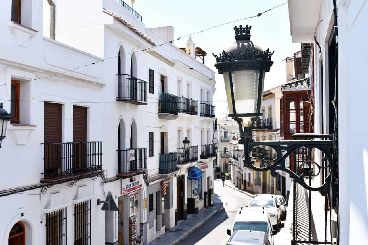 New Townhouse In The Heart Of Nerja With Jacuzzi Vila Exterior foto
