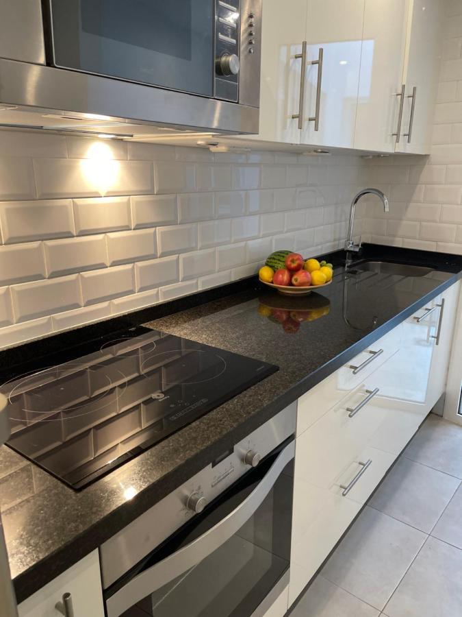 New Townhouse In The Heart Of Nerja With Jacuzzi Vila Exterior foto