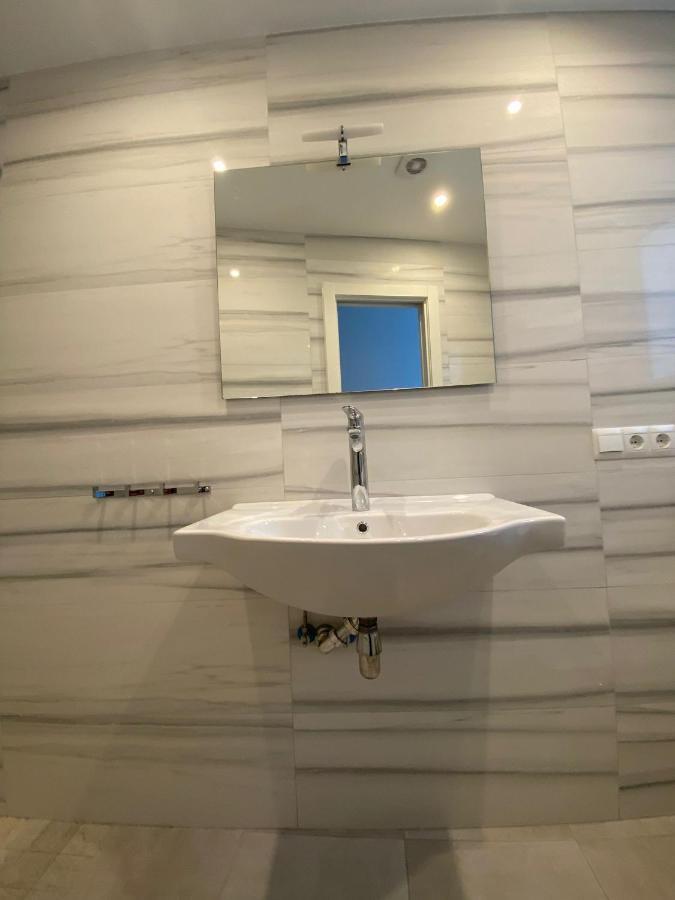 New Townhouse In The Heart Of Nerja With Jacuzzi Vila Exterior foto
